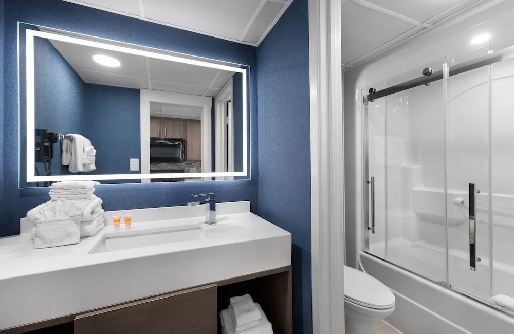 Captain's Quarters Resort Suite, Oceanfront 4