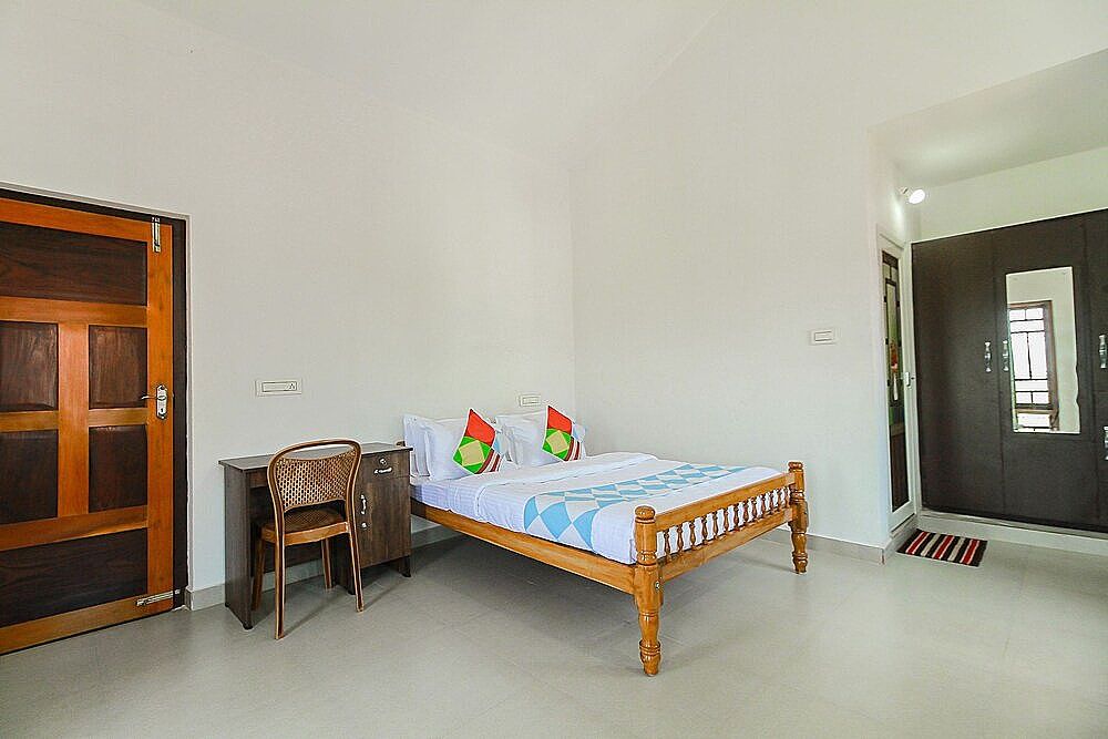 OYO Home 26987 Exotic Stay Standard Room 8