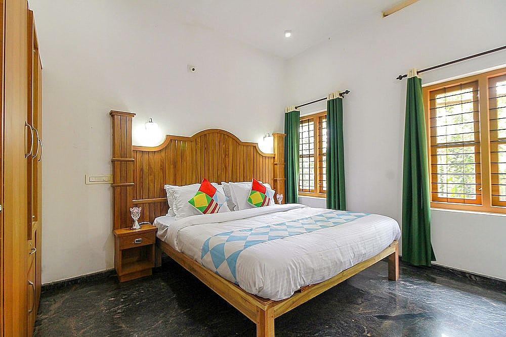 OYO Home 26987 Exotic Stay Standard Room 5