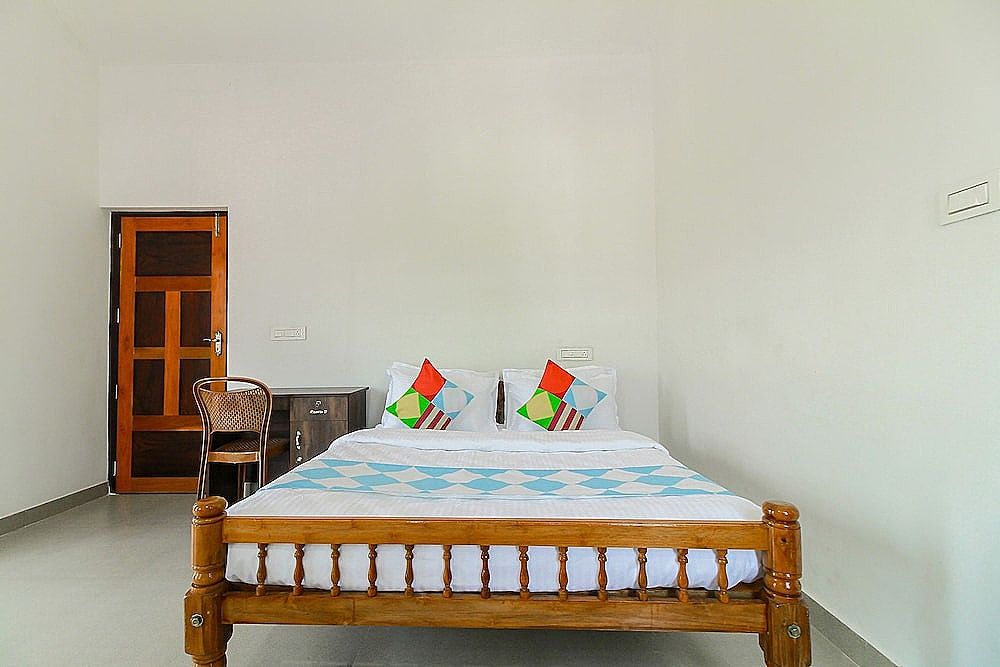 OYO Home 26987 Exotic Stay Standard Room 4