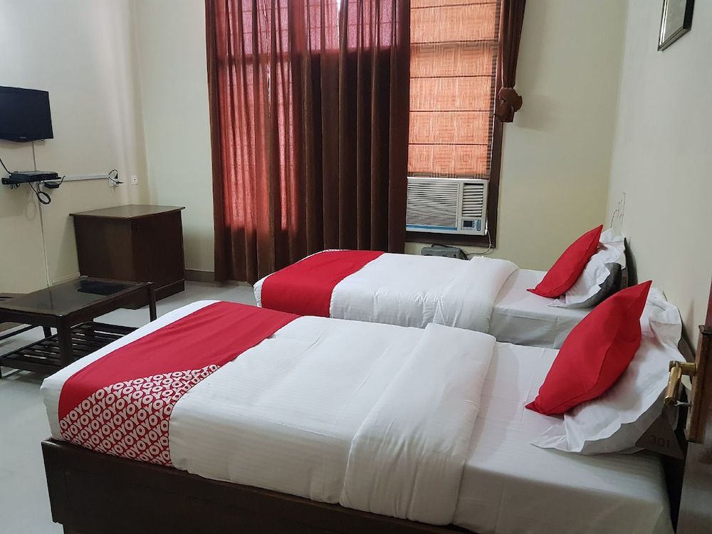 OYO 14105 Sai Vihar Double Room 4