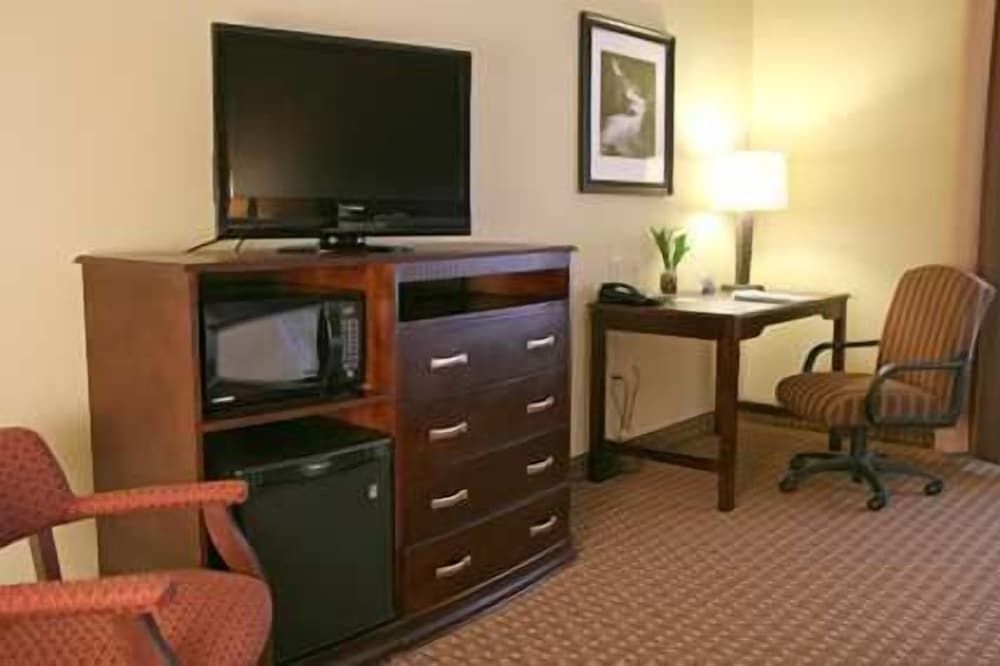 Standard room with two queen beds
