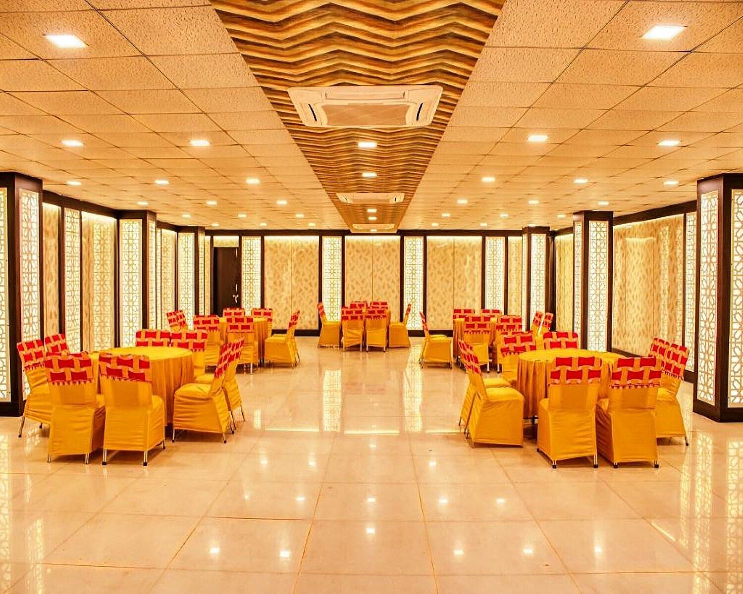 undefined Hotel Himalayan 10
