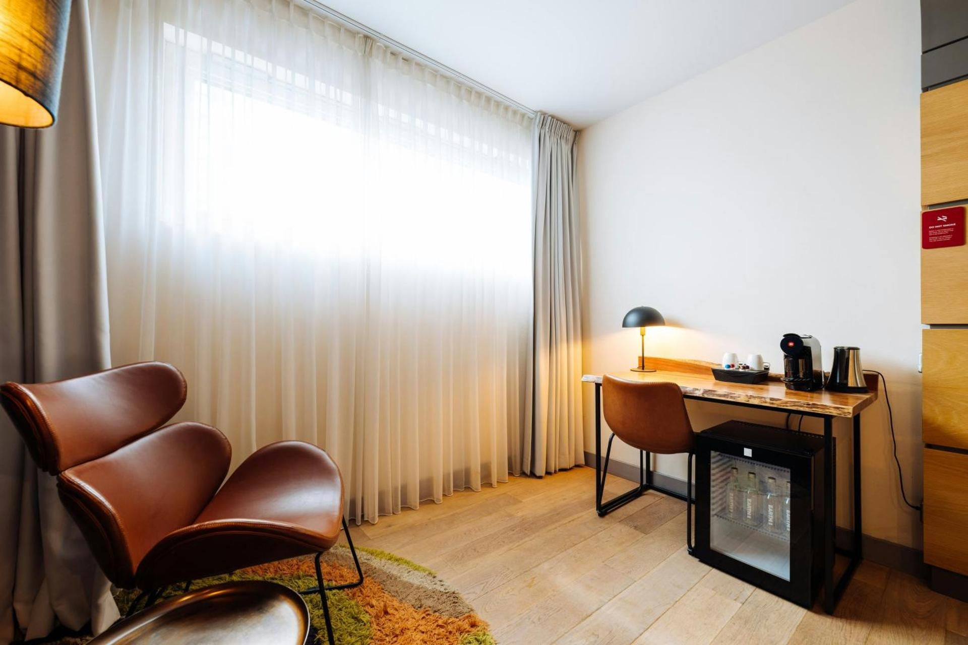 Leonardo Hotel Almere City Center Superior - 1 Double Bed 3
