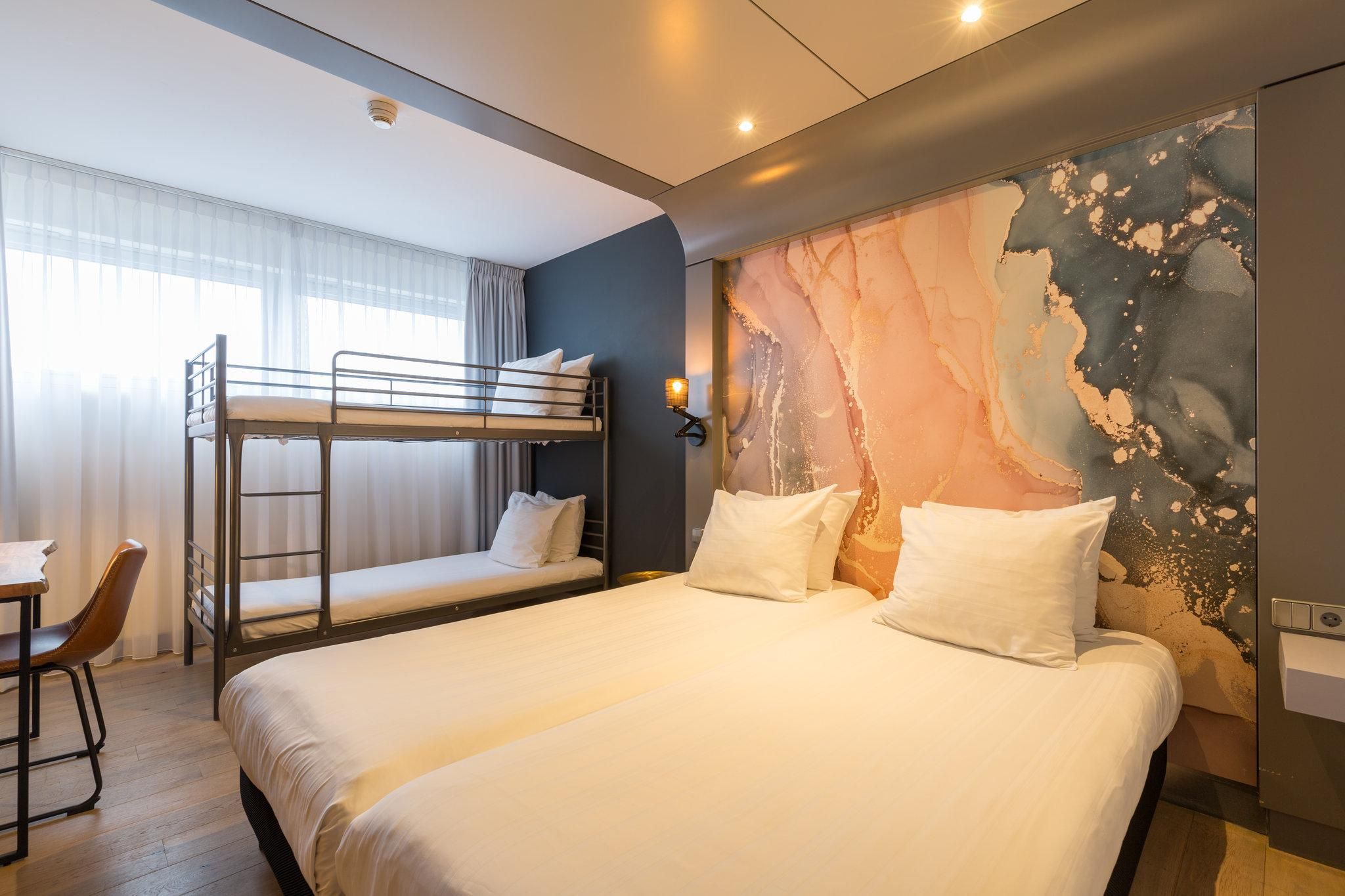 Leonardo Hotel Almere City Center Comfort Room 1 Twin Bed 1 Bunkbed