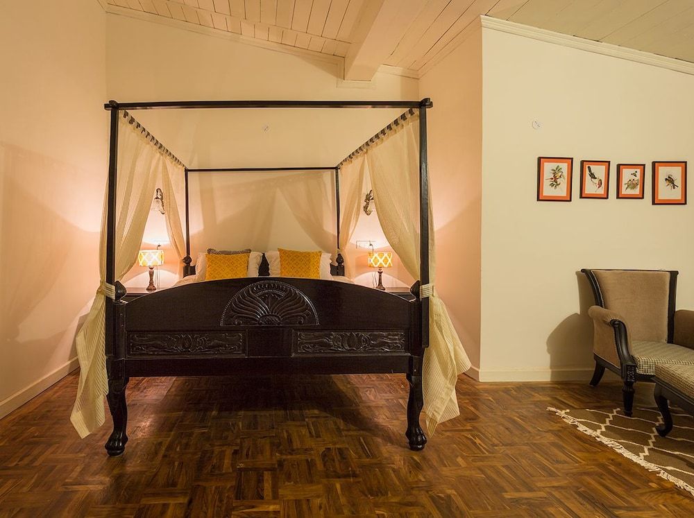 Ging Tea House Colonial Room 5