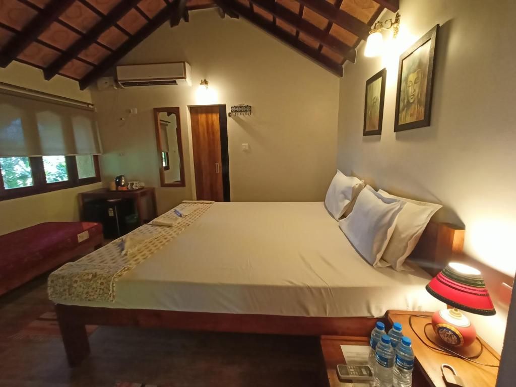 Om Bodhi Retreat Garden view budget cottage 10