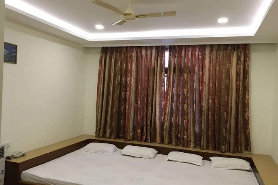 Royal Deluxe Triple room