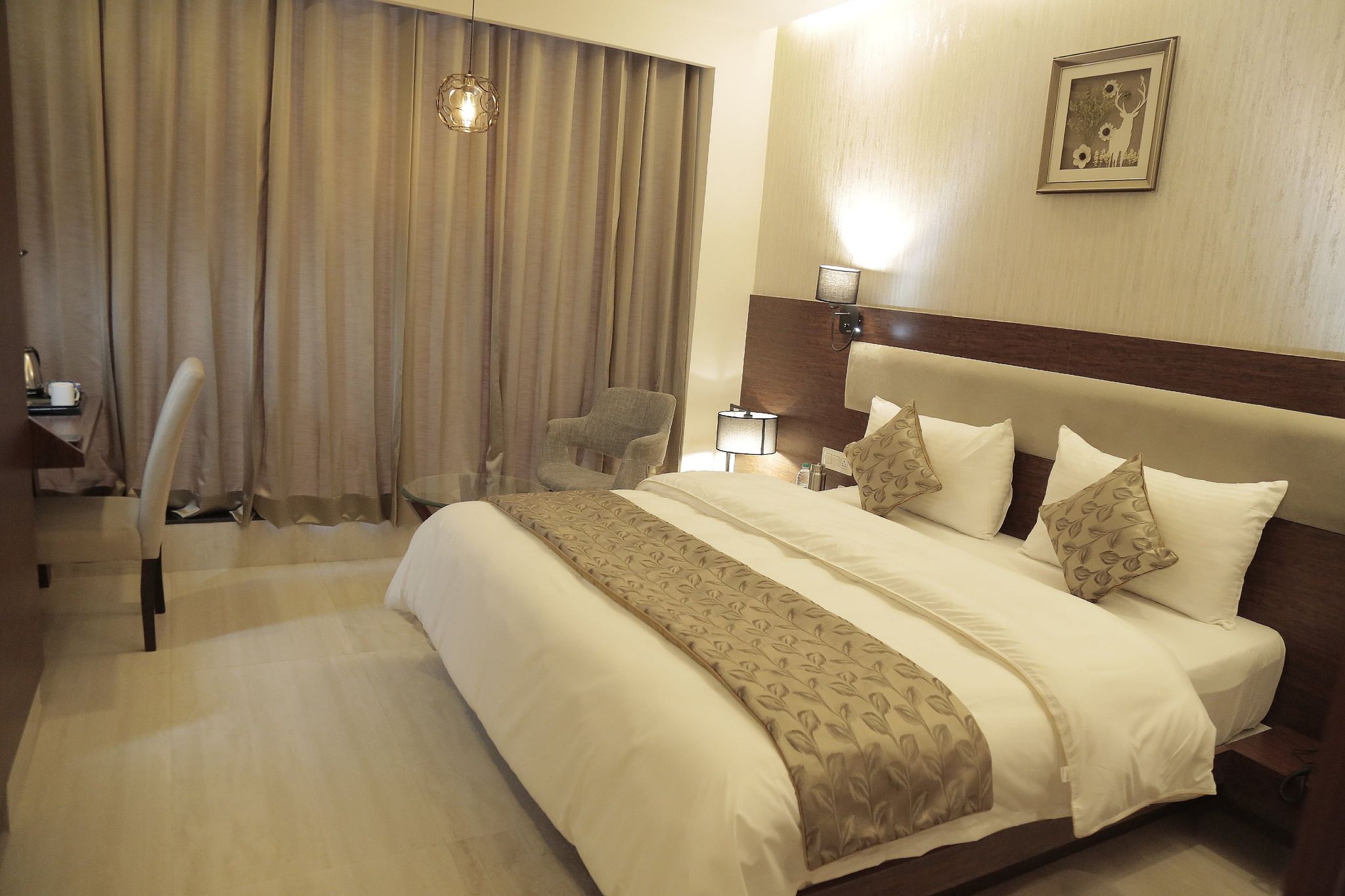 The Sands Deluxe Room 4