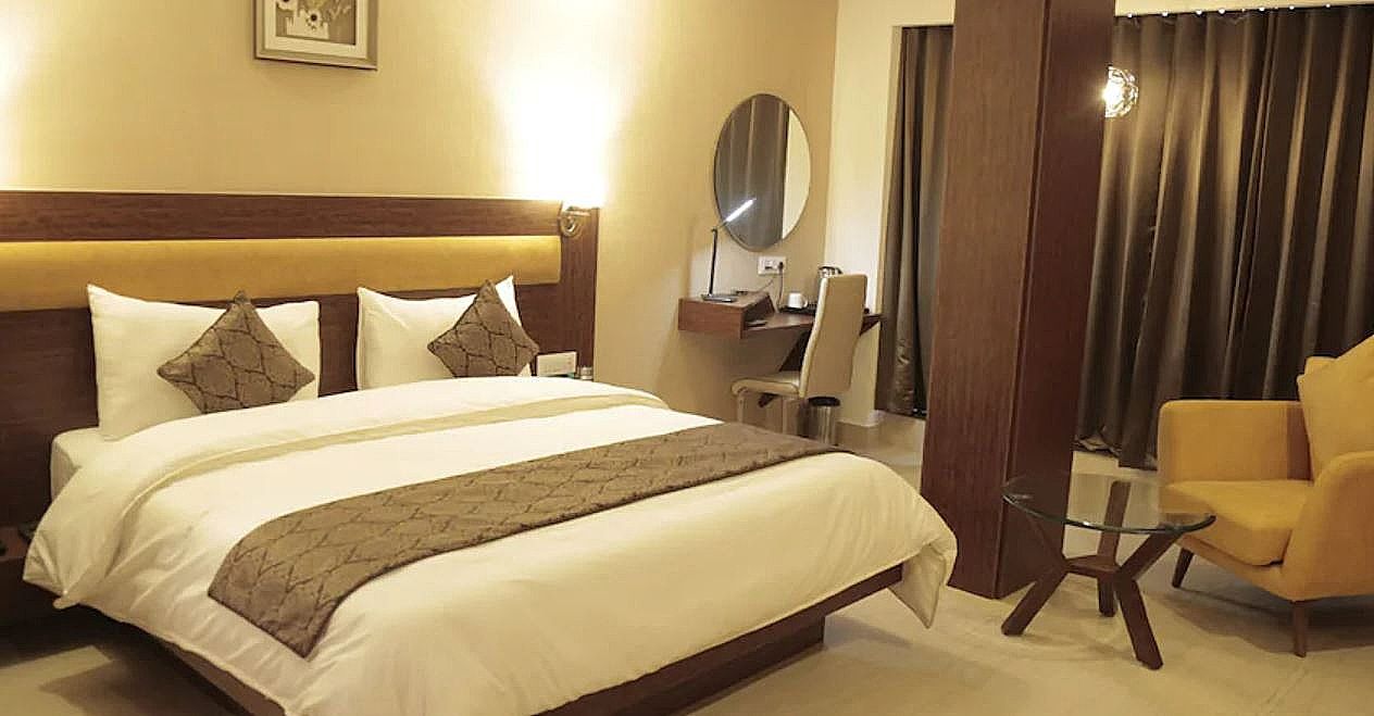 The Sands Deluxe Room 3
