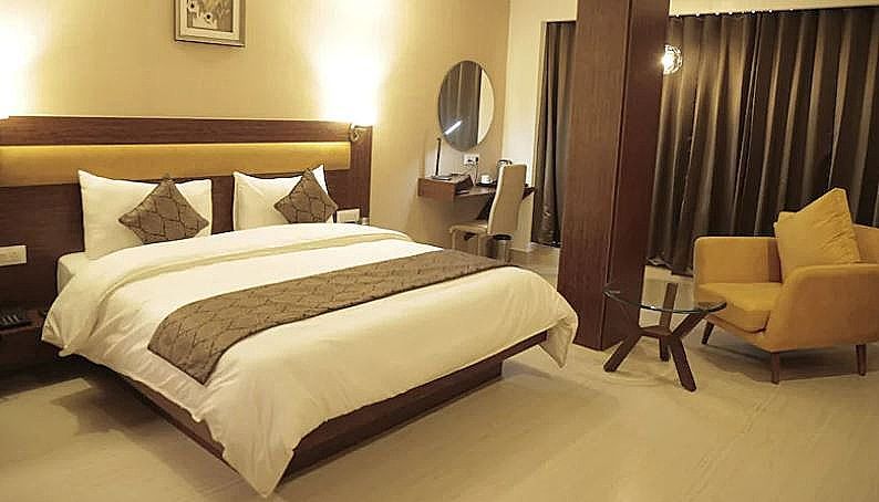The Sands Deluxe Room 2