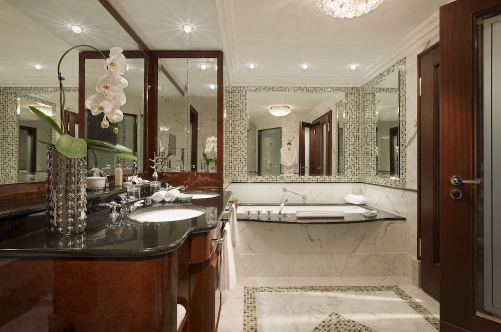 undefined Breidenbacher Hof 6