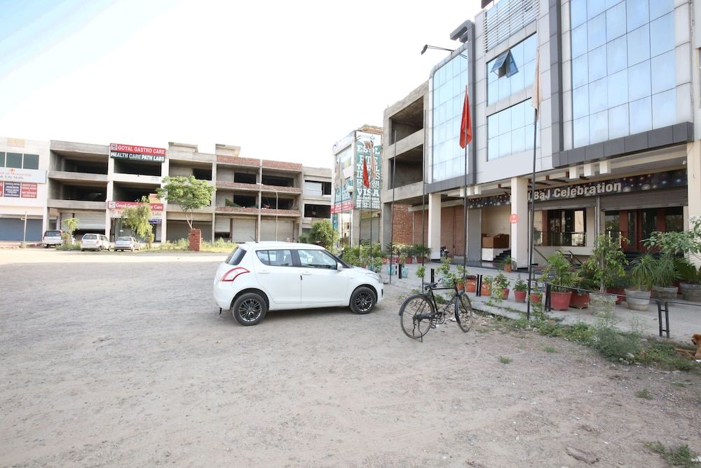 undefined OYO 8865 Hotel Baj Celebration 2