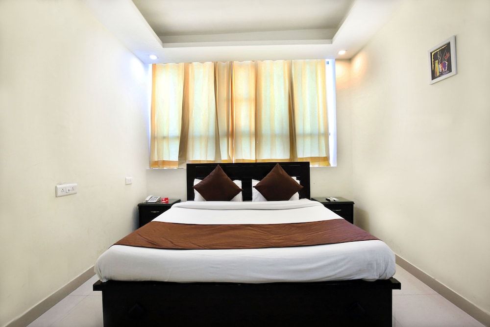 undefined OYO 8865 Hotel Baj Celebration 7