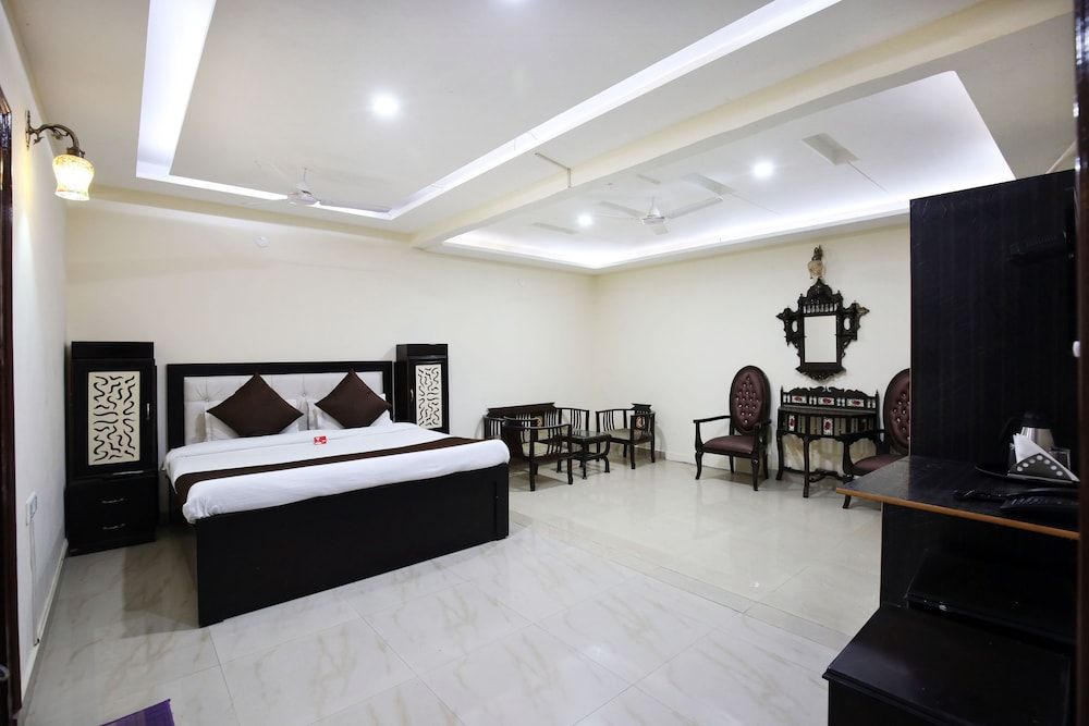 undefined OYO 8865 Hotel Baj Celebration 6