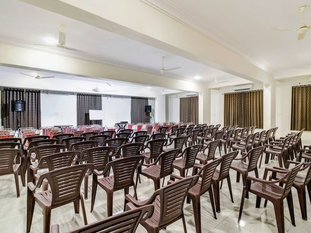 undefined OYO 8865 Hotel Baj Celebration 3