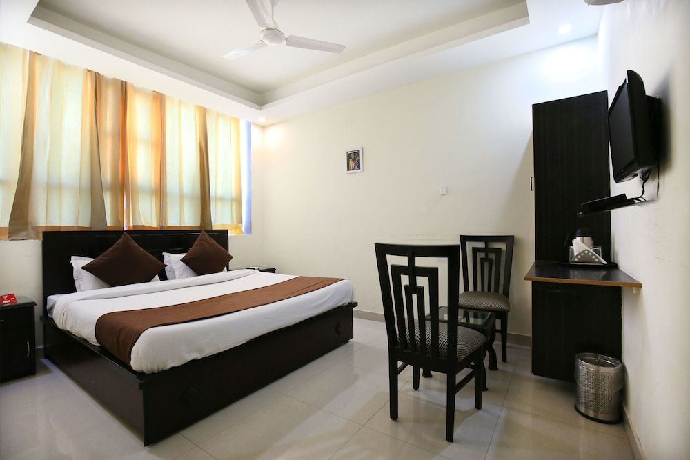 undefined OYO 8865 Hotel Baj Celebration 9