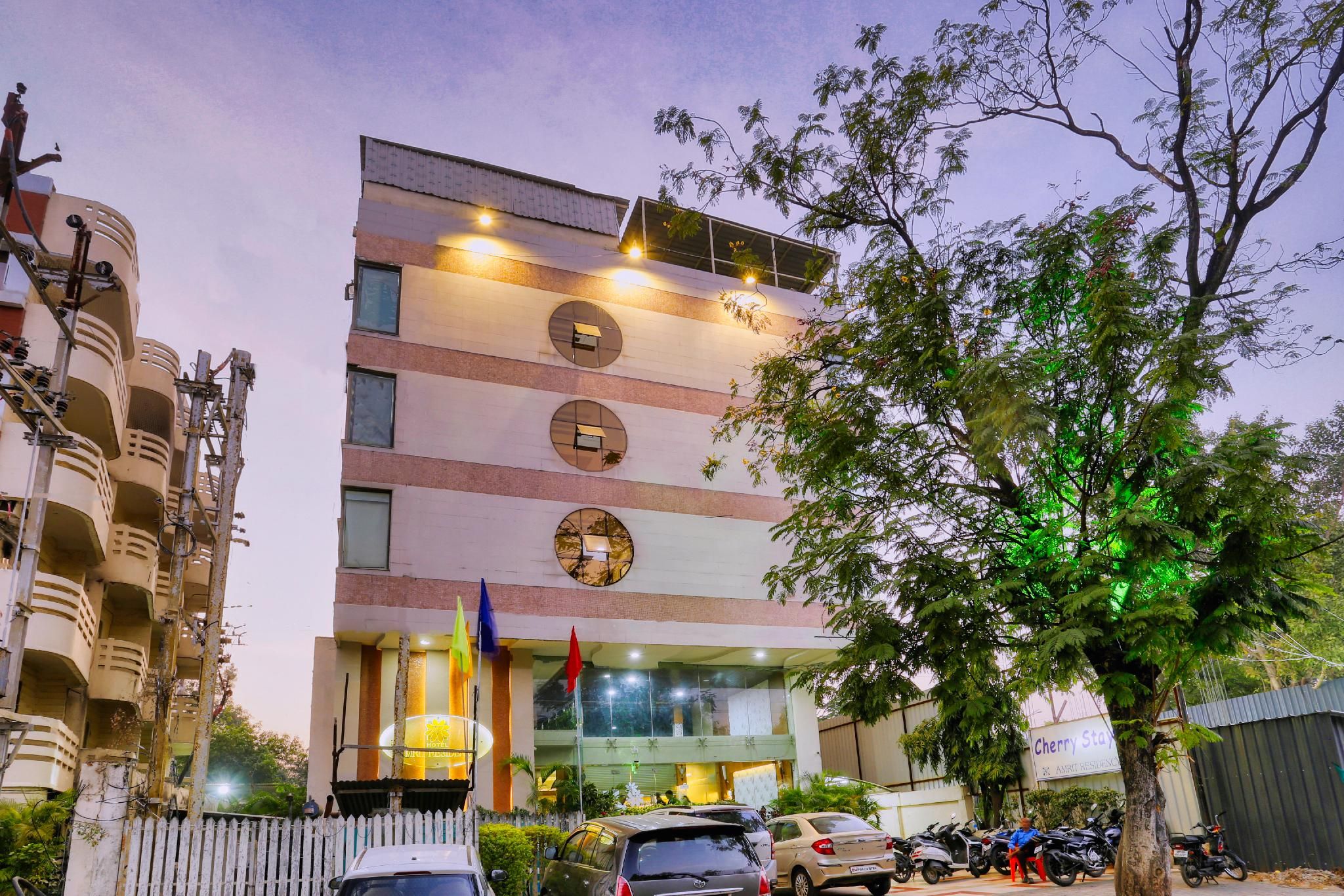 Hotel Amrit Residency featured