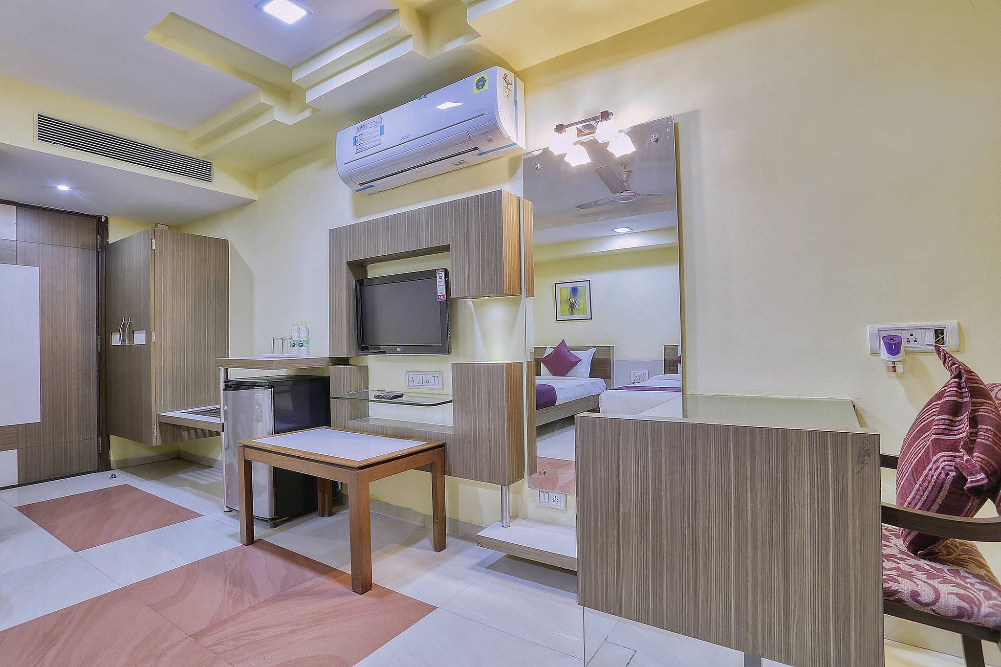 Hotel Amrit Residency Deluxe 8