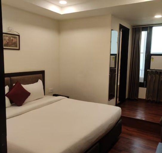 The Royal Court Hotel & Spa Deluxe Room 2