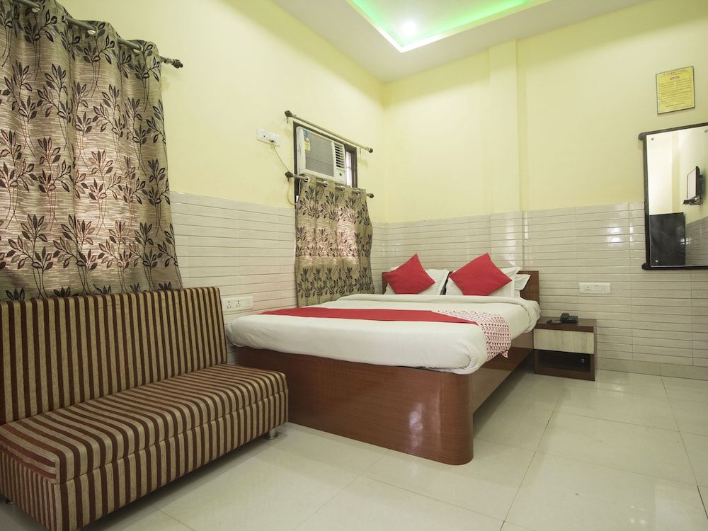 OYO 16792 Bidhan Plaza Double or Twin Room 2