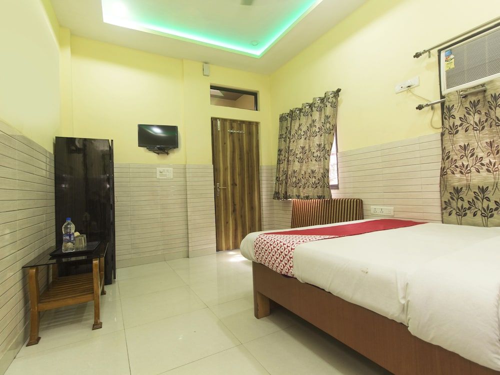 OYO 16792 Bidhan Plaza Double or Twin Room