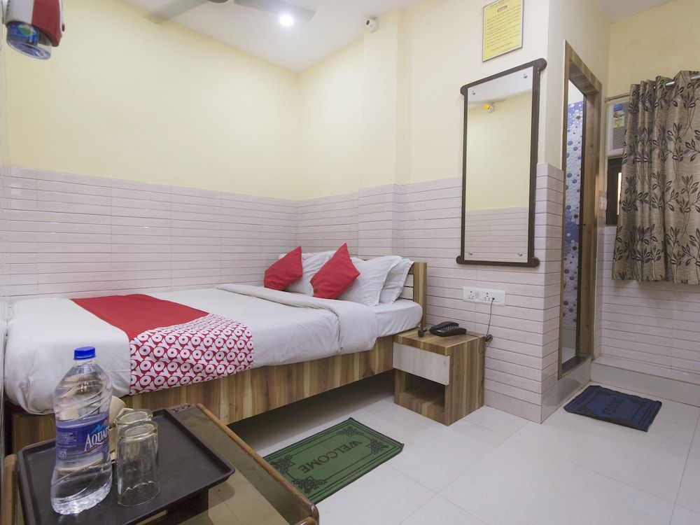 OYO 16792 Bidhan Plaza Double Room (Saver) 6