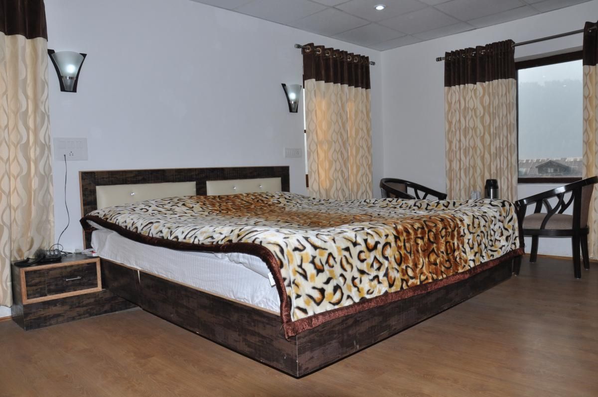 Hotel Lal Kothi Standard Room 5
