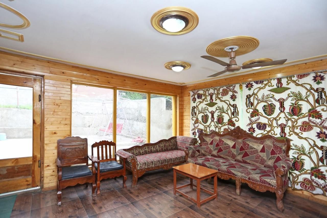 undefined OYO Flagship 9083 Hotel Palace Pahalgam