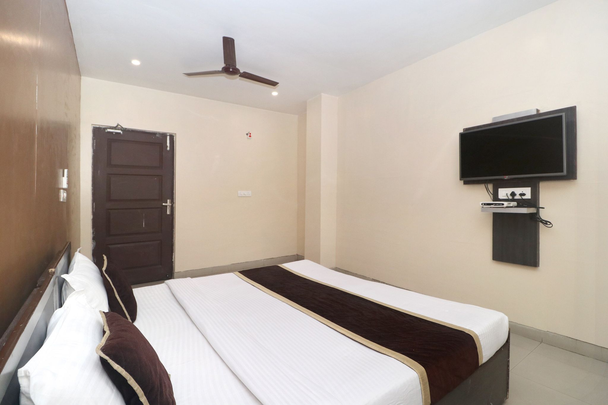Collection O Hotel Inderprasth Classic 16