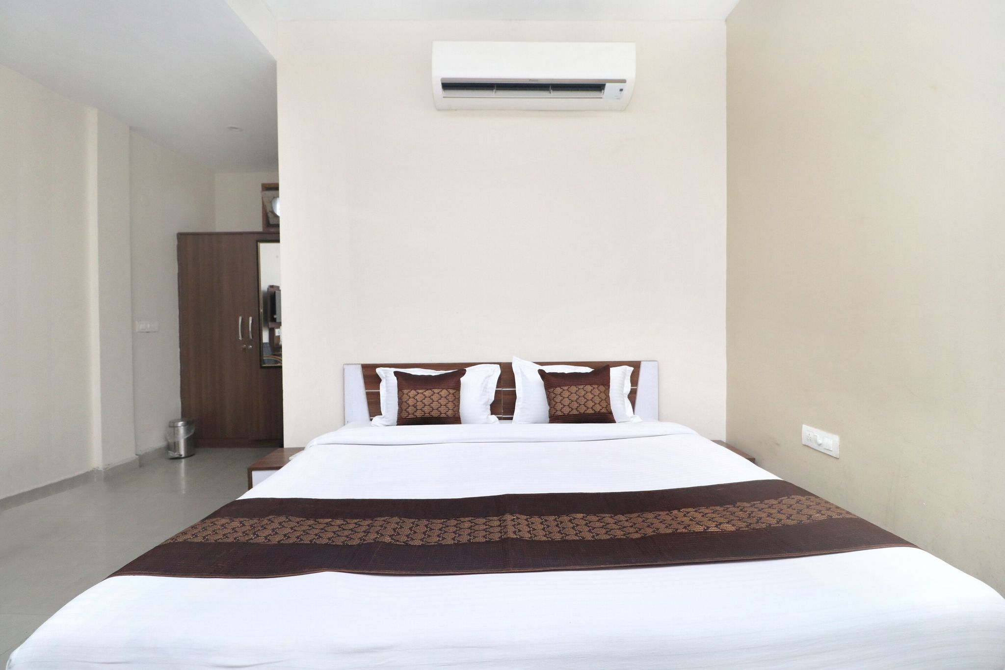Collection O Hotel Inderprasth Classic 15