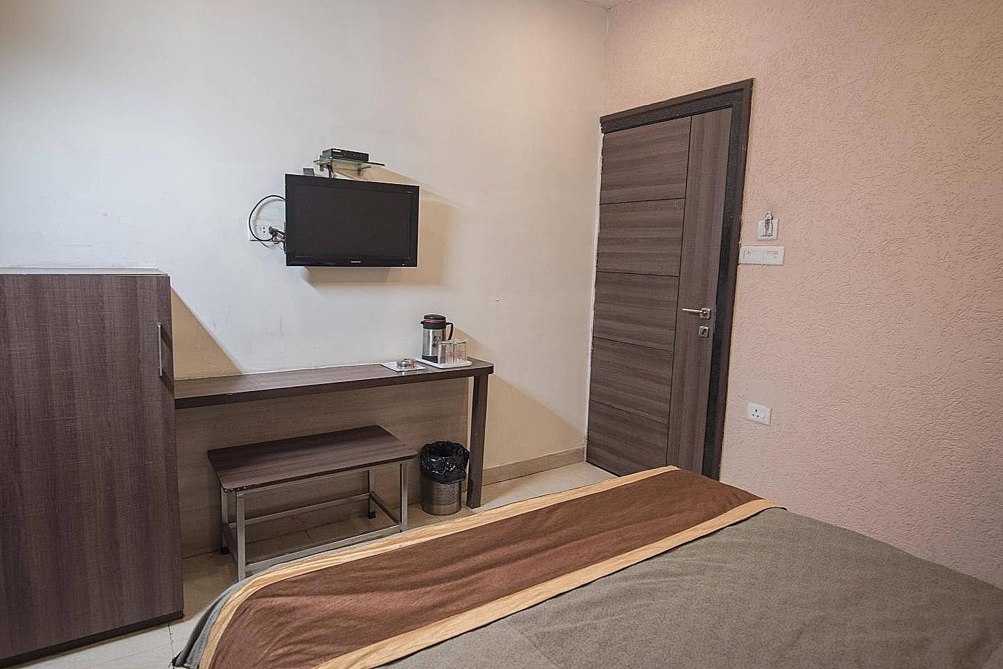 Hotel Brij Palace Deluxe Double AC Room 7