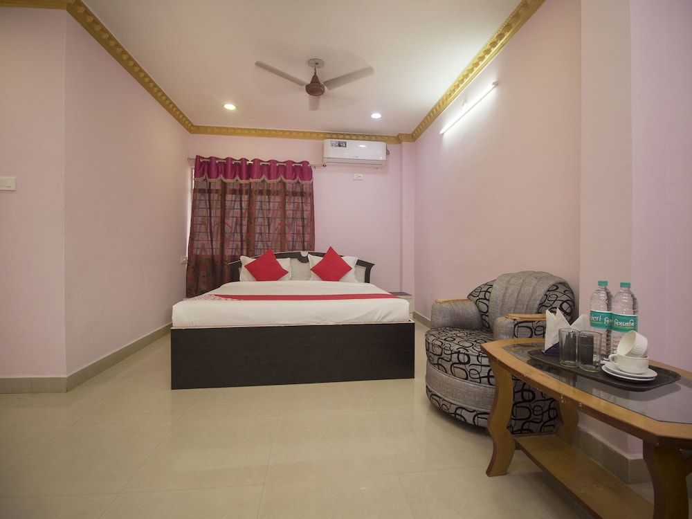 OYO 17215 Garg Residency Standard Room
