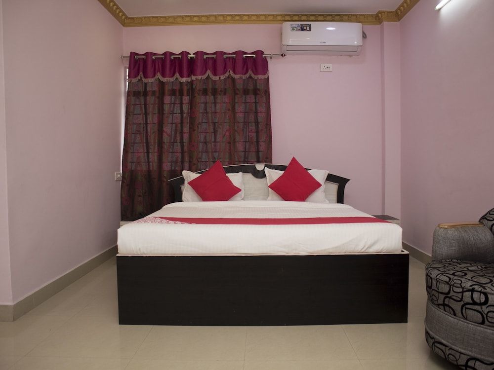 OYO 17215 Garg Residency Standard Room 2