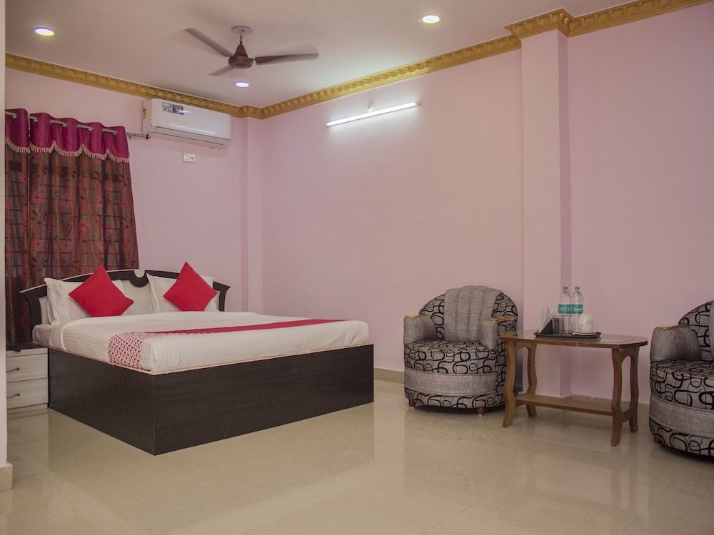 OYO 17215 Garg Residency Standard Room 3