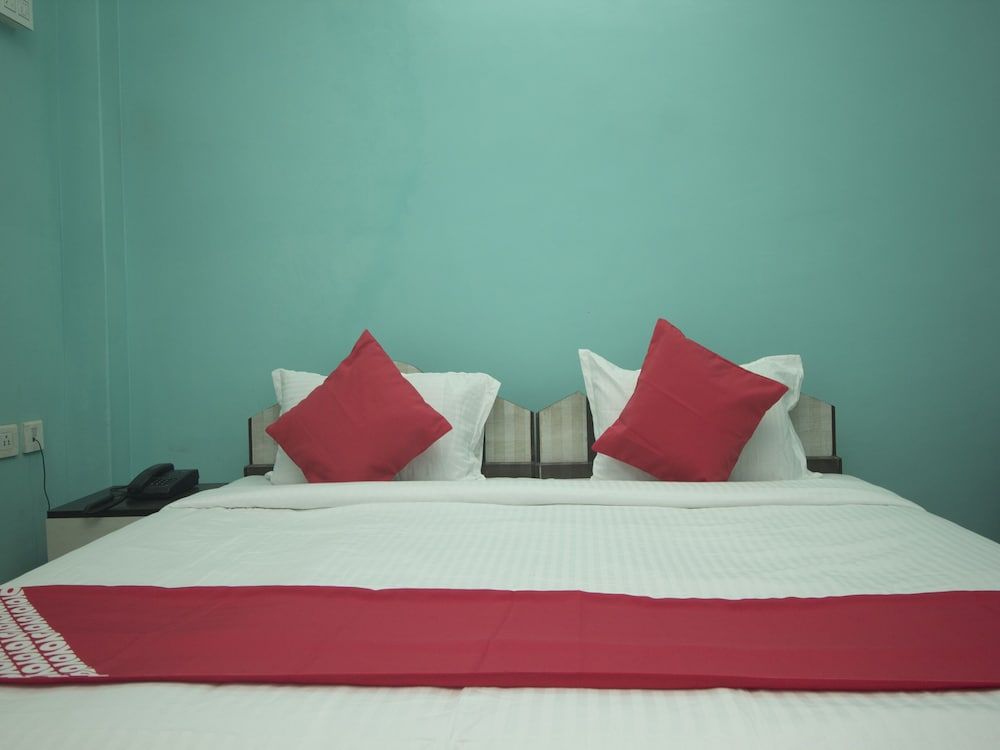 OYO 17215 Garg Residency Standard Room 5