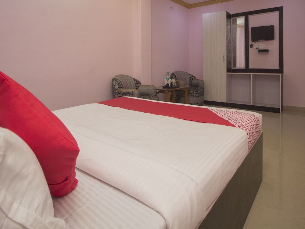 OYO 17215 Garg Residency Standard Room 11