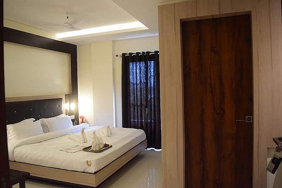 Hotel Dayal Shree Paradise Elite Room 4