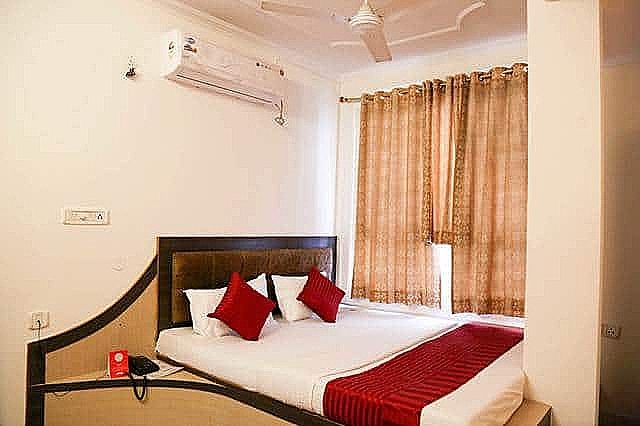 Super Executive Ac Room