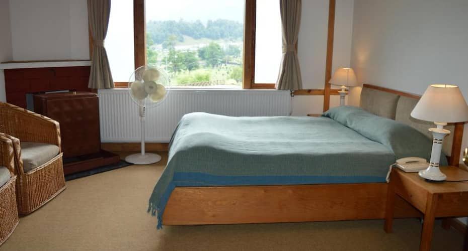 Pahalgam Hotel Deluxe Double Room 4