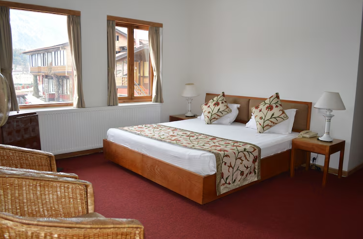 Pahalgam Hotel Deluxe Double Room 6