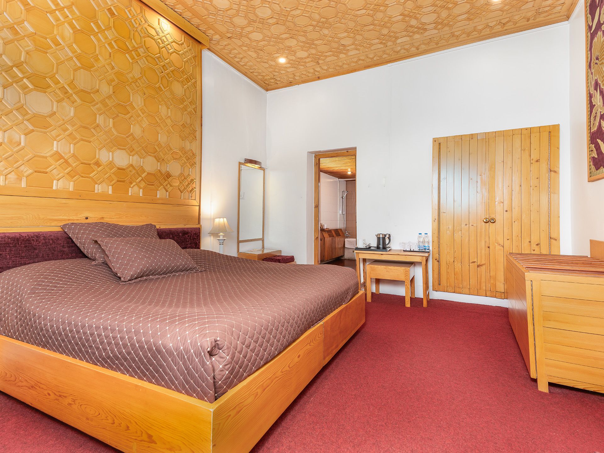 Pahalgam Hotel Deluxe Double Room 2