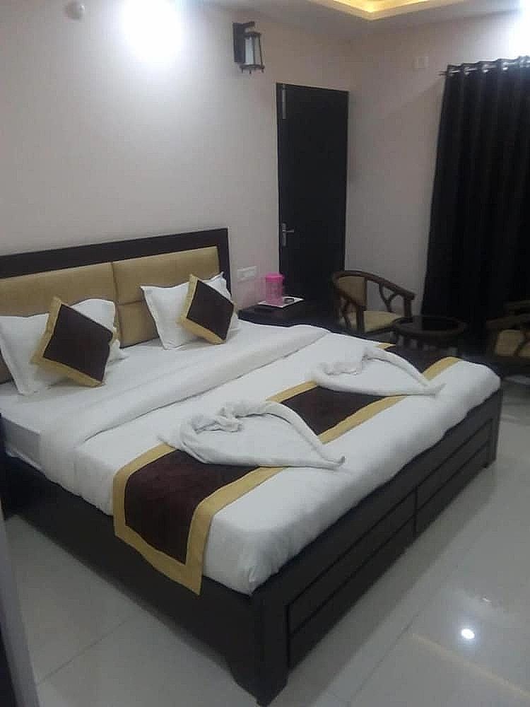 Hotel Tulsi Deluxe Room 3