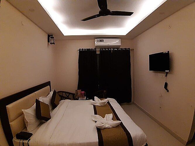 Hotel Tulsi Deluxe Room