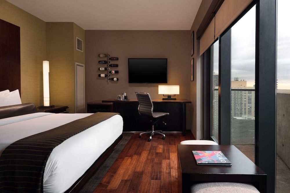 Eurostars Magnificent Mile Room (King) 3