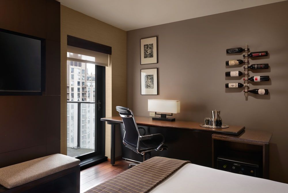 Eurostars Magnificent Mile Room (King) 2