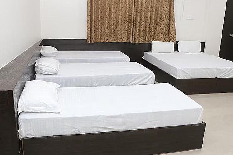 Deluxe Ac Five Bed Room