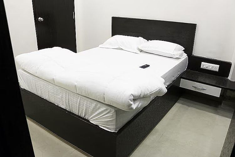Normal Non Ac Single Bed (SMALL SIZE)