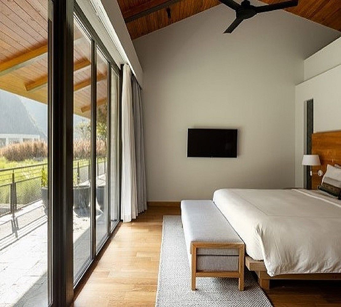 Gangotri Villa King Bed with Sitout and Bathtub