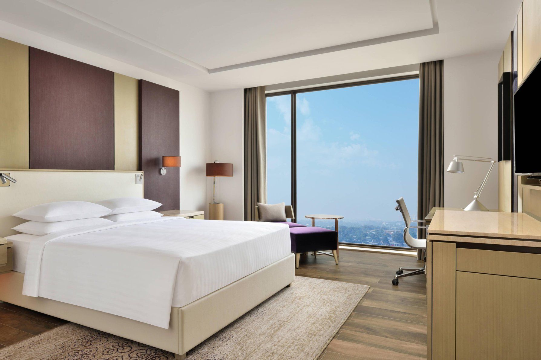 Courtyard Siliguri Guest room, 1 King, City view 2